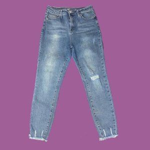 YMI Vintage Dream High Rise Ankle Jeans. Size 13/31.